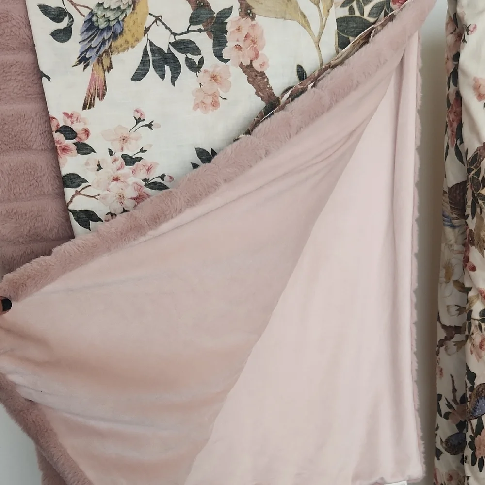 Dreamy Floral/Bluebird Pattern Duvet Set w/Matching Throw